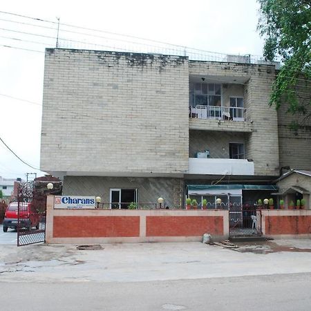 Charans Guest House Lakhnau Kültér fotó